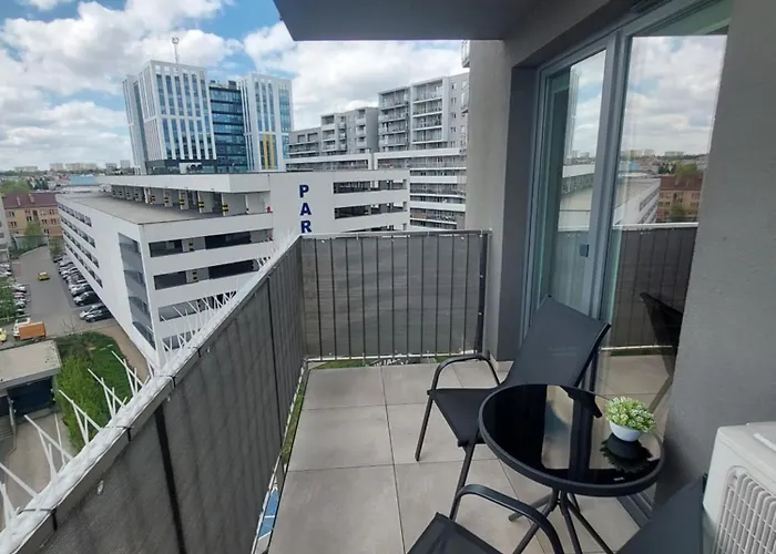 Skyres Z Parkingiem *